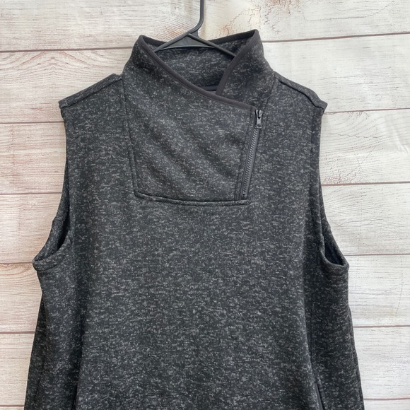 MOUNTAIN KHAKI NORRIS VEST IN BLACK - Picture 2 of 5